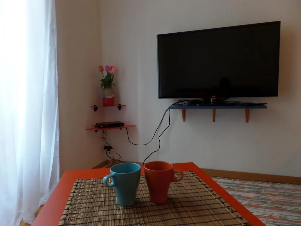 The Rf14 Apartment By Castaway Lodgings Geneva