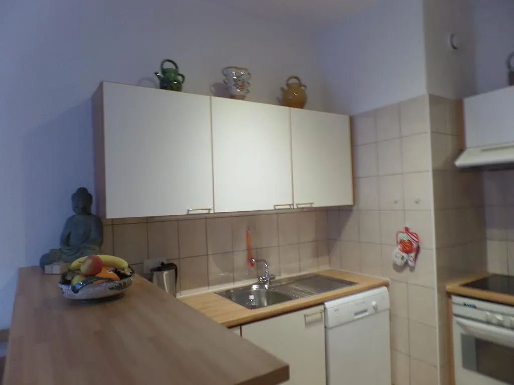 The Rf14 Apartment By Castaway Lodgings